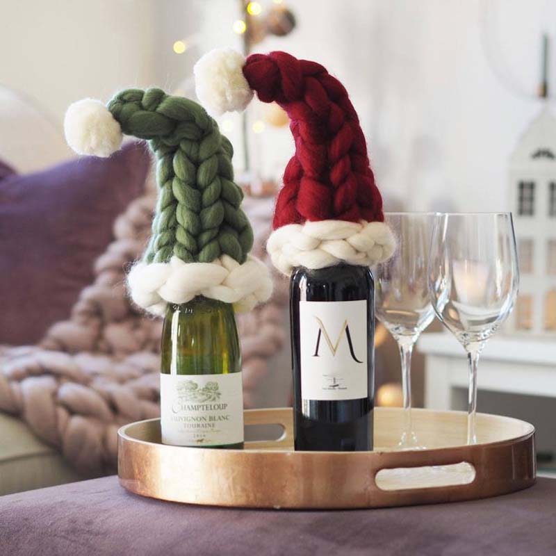 🍷 Handstickad tomtehatt för vinflaskor🎅